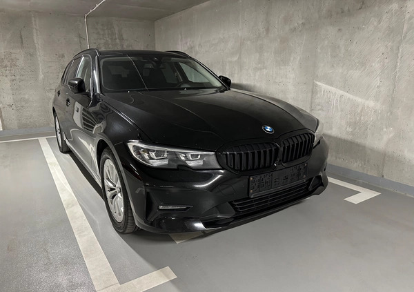 BMW Seria 3 cena 117000 przebieg: 129670, rok produkcji 2020 z Warszawa małe 254